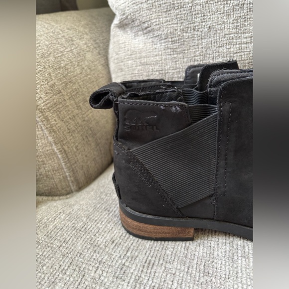 Sorel Emelie Chelsea size 6.5 - Picture 2 of 6